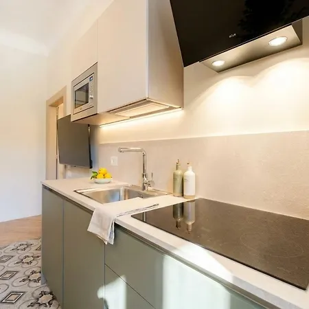 Apart-hotel Savoia Station - Bubbles And Relax 3*