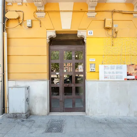 Savoia Station - Bubbles And Relax Apart-hotel